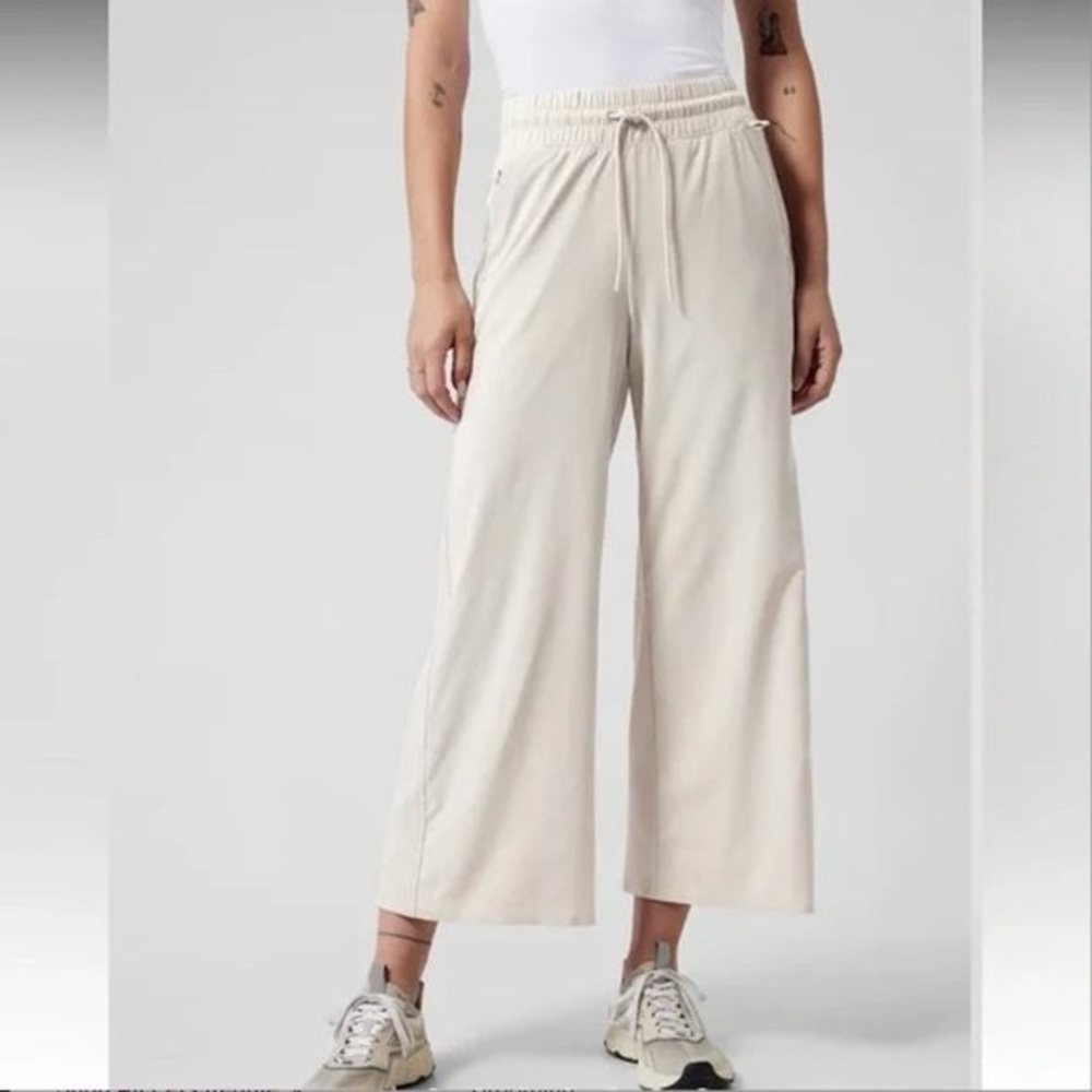 Athleta Avenue wide leg crop